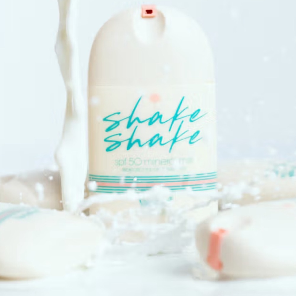 Vacation Shake Shake SPF 50 Mineral Milk Facial Sunscreen Lightweight 1.7 oz - Picture 2 of 13